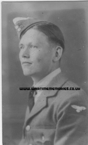 Albert Pitchfield in training 1943
